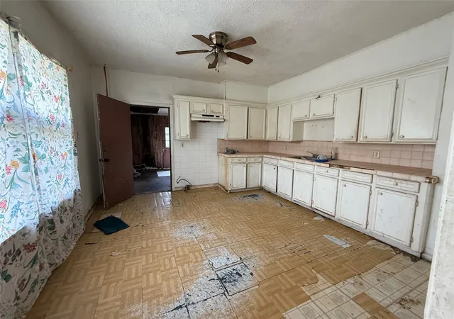 12th image of 1709 Hussion St, Houston, TX 77003 | MLS# 65954660