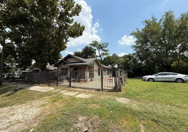 5th image of 1709 Hussion St, Houston, TX 77003 | MLS# 65954660
