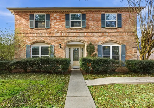 Photo 3 of Single family home for sale at 1306 Dominion Dr, Katy, TX 77450 | MLS# 9253969 | Listing updated on 2026-02-21