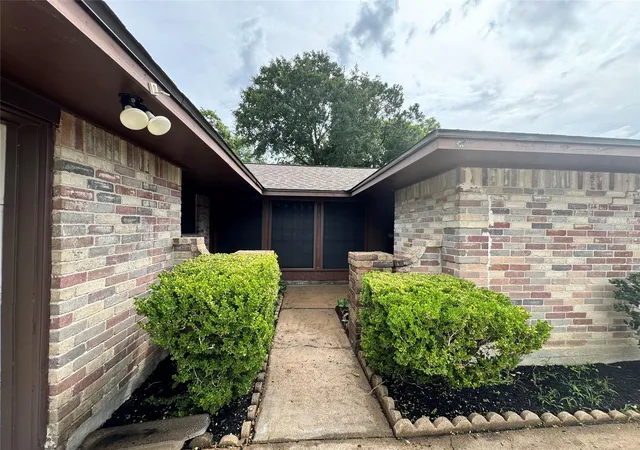Photo 3 of Single family home for sale at 10415 Sageburrow Dr, Houston, TX 77089 | MLS# 79885305 | Listing updated on 2026-09-04