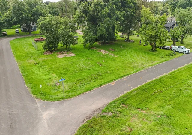 1st image of 620 Austin St, West Columbia, TX 77486 | MLS# 47200040
