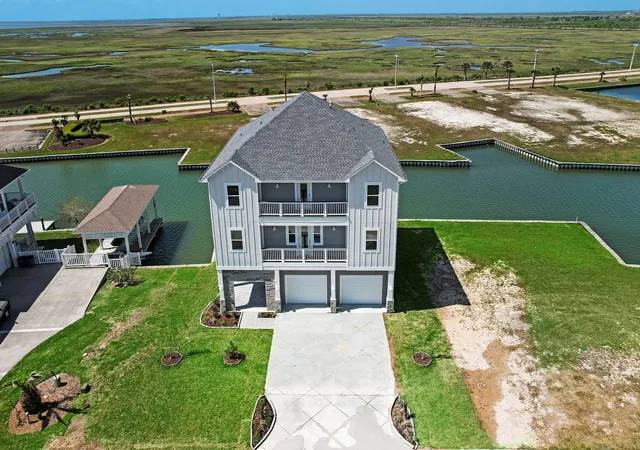 2nd image of 20 Largo, Hitchcock, TX 77563 | MLS# 95922701