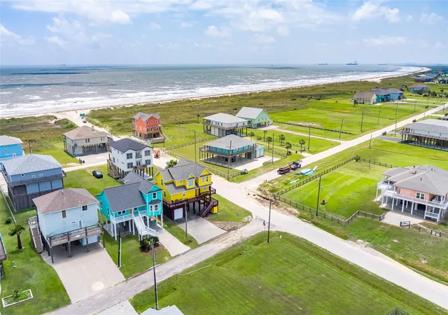 3rd image of 108 Ocean View Dr, Port Bolivar, TX 77650 | MLS# 51807001