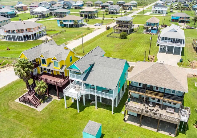 5th image of 108 Ocean View Dr, Port Bolivar, TX 77650 | MLS# 51807001