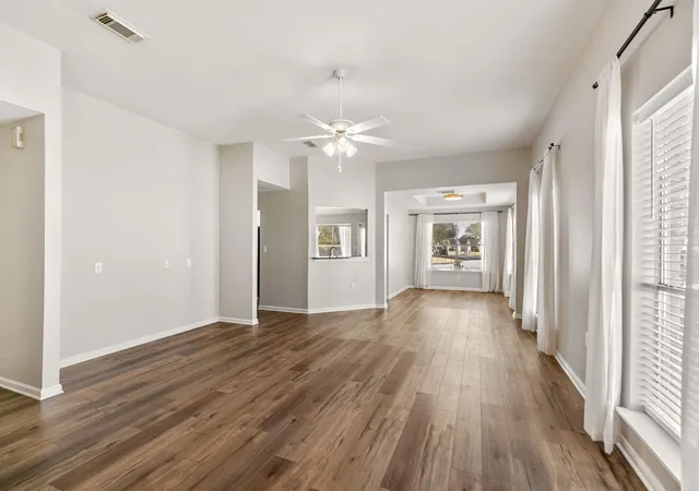 4th image of 827 Apple Blossom Dr, Pearland, TX 77584 | MLS# 70371798
