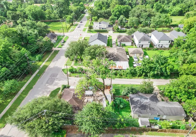Photo 3 of Single family home for sale at 5915 Knox St, Houston, TX 77091 | MLS# 51101591 | Listing updated on 2026-07-30