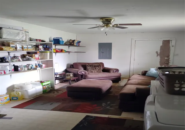 7th image of 807 Allen Rd, Brenham, TX 77833 | MLS# 56560487