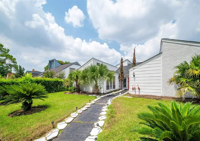 3rd image of 10730 Braes Bayou Dr, Houston, TX 77071 | MLS# 87153815