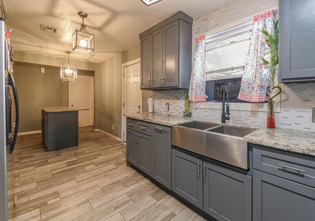 Photo 4 of Single family home for sale at 1212 Fresa Rd, Pasadena, TX 77502 | MLS# 71528871 | Listing updated on 2026-09-14