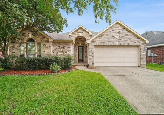 Homes for sale in Pearland, TX | 2310 Shadow Canyon Ct, Pearland, TX 77584 | MLS# 28325236
