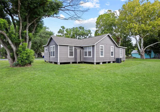 2nd image of 102 22nd St N, Texas City, TX 77590 | MLS# 4270447