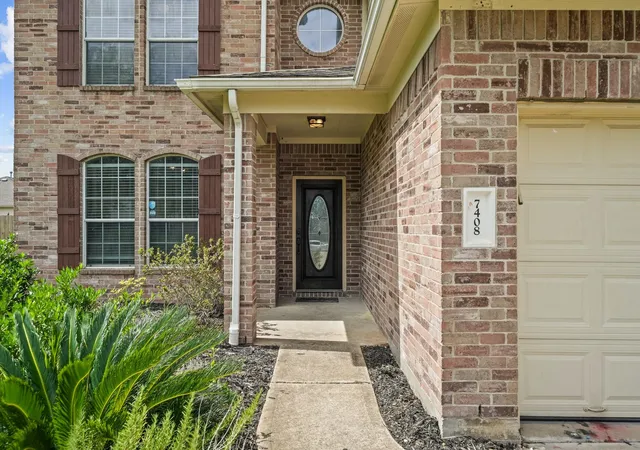 2nd image of 7408 Newport Ln, Pearland, TX 77584 | MLS# 48848432