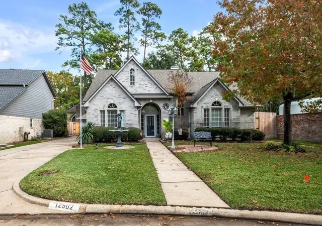 Photo 3 of Single family home for sale at 12902 Lake Mist Dr, Cypress, TX 77429 | MLS# 2264868 | Listing updated on 2026-09-18