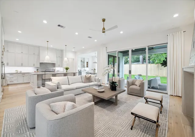 4th image of 1707 Bayram Dr, Houston, TX 77055 | MLS# 24256600