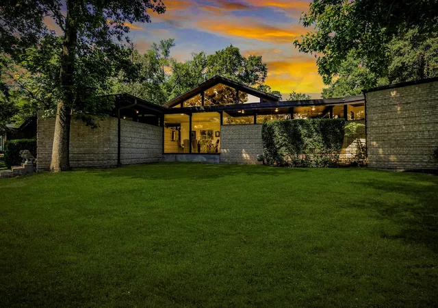 Homes for sale in Panorama Village, TX | 146 Billandrea Ln, Panorama Village, TX 77304 | MLS# 35011855