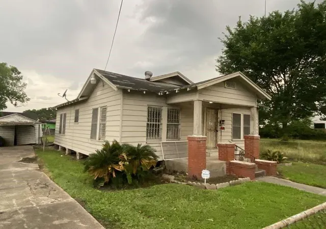 2nd image of 2805 Brackenridge St, Houston, TX 77026 | MLS# 21290405