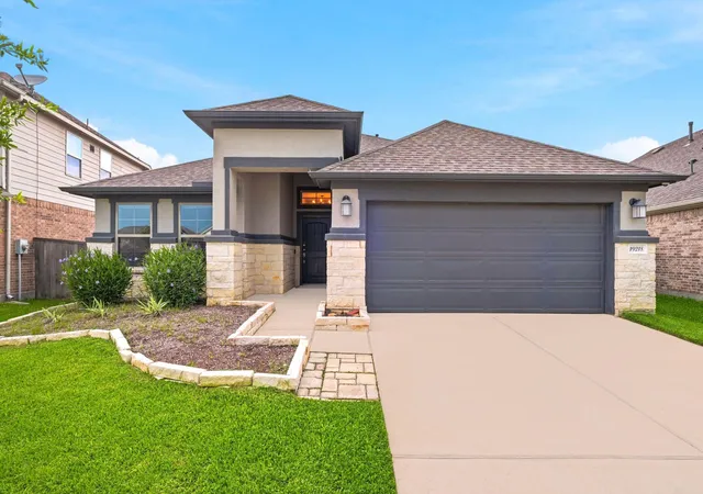 Photo 1 of Single family home for sale at 19218 Jenny Crk Ct, Tomball, TX 77377 | MLS# 93229337 | Listing updated on 2026-08-27
