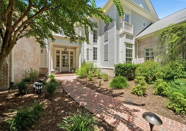 Photo 2 of Mansion for sale at 859 Eagle Pointe, Montgomery, TX 77316 | MLS# 60040950 | Listing updated on 2026-08-29