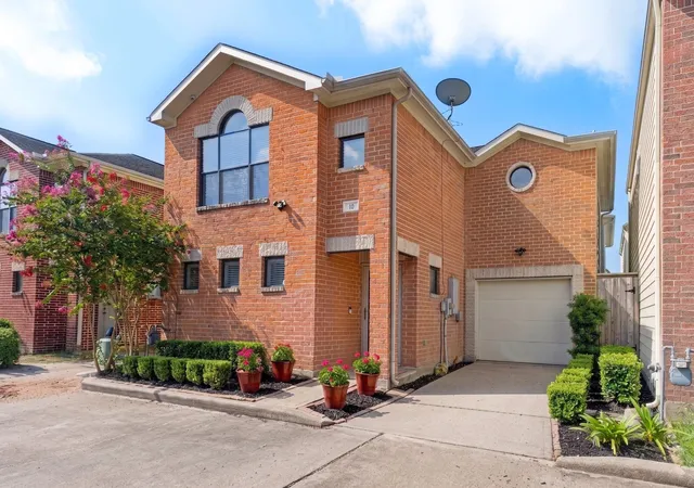 Photo 2 of Single family home for sale at 5951 S Loop E #10, Houston, TX 77033 | MLS# 91441330 | Listing updated on 2026-07-23