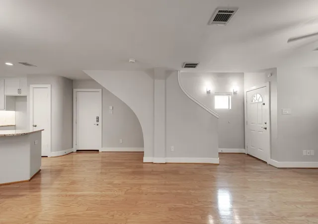 Photo 4 of Single family home for sale at 5951 S Loop E #10, Houston, TX 77033 | MLS# 91441330 | Listing updated on 2026-07-23
