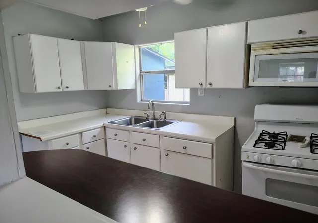 Photo 3 of Single family home for sale at 6316 Longview St, Houston, TX 77020 | MLS# 68240062 | Listing updated on 2026-08-18