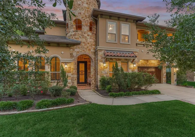 Photo 3 of Sale Pending at 101 S Chaparral Bnd Dr, Montgomery, TX 77316 | MLS# 26621291 | Listing updated on 2026-09-15
