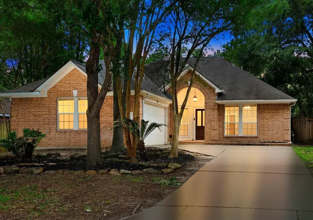 1st image of 23 Lamps Glow Pl, The Woodlands, TX 77382 | MLS# 88913520
