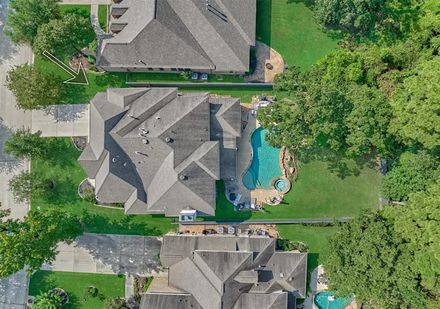 Photo 2 of Sale Pending at 134 Monterrey Bnd, Montgomery, TX 77316 | MLS# 12589144 | Listing updated on 2026-09-07