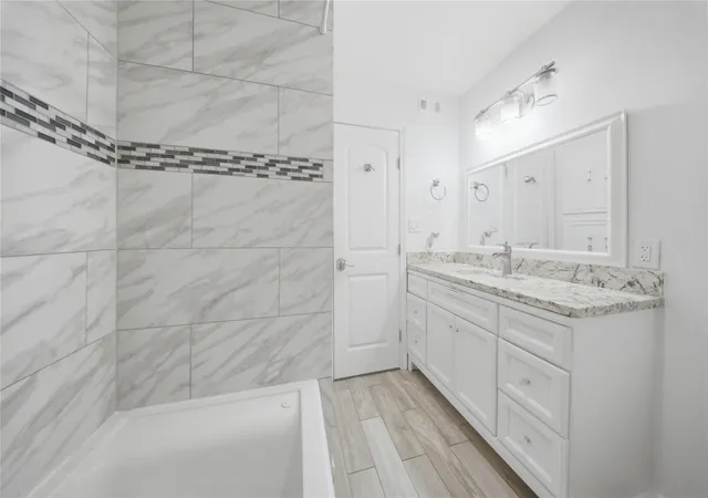 4th image of 11002 Hammerly Blvd #12, Houston, TX 77043 | MLS# 23019767