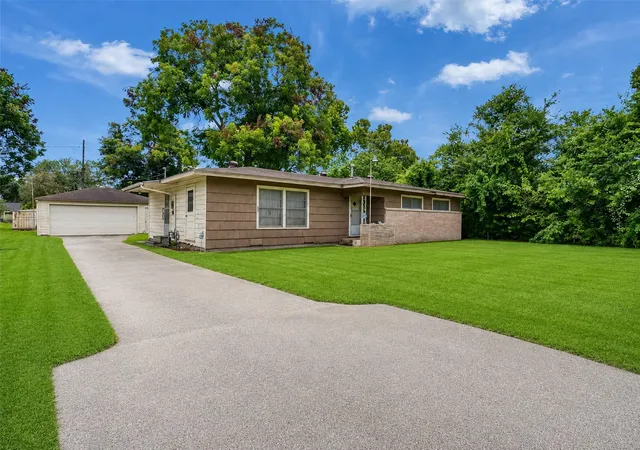 1st image of 26 Harkness St, Houston, TX 77076 | MLS# 16876633