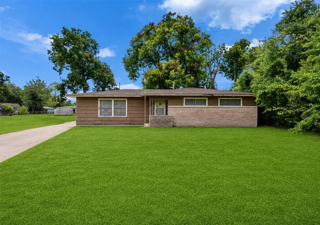 2nd image of 26 Harkness St, Houston, TX 77076 | MLS# 16876633