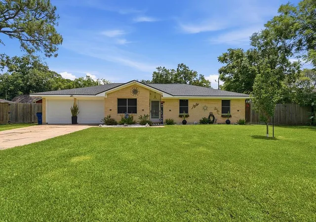 2nd image of 702 Lane Rd, Texas City, TX 77591 | MLS# 23841386