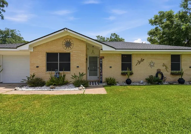 3rd image of 702 Lane Rd, Texas City, TX 77591 | MLS# 23841386