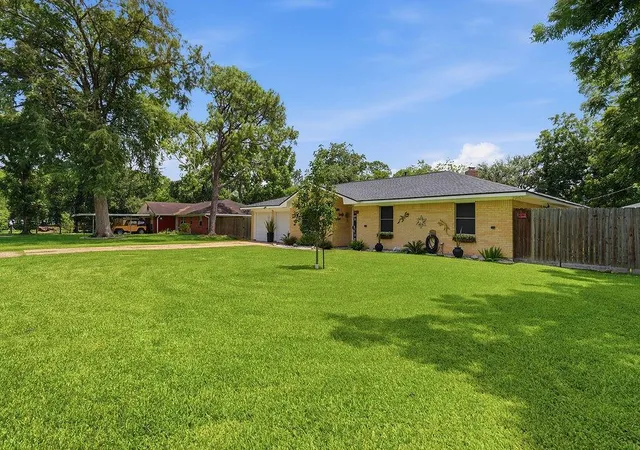 4th image of 702 Lane Rd, Texas City, TX 77591 | MLS# 23841386