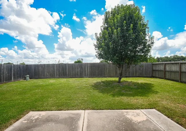 Homes for sale in Rosenberg, TX | 2439 Teresa Dr, Rosenberg, TX 77471 | MLS# 72207092