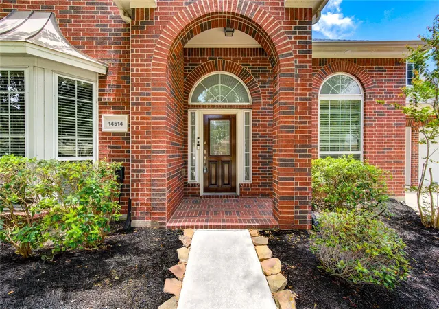 Photo 3 of Single family home for sale at 14514 Mist Crk Ln, Humble, TX 77396 | MLS# 18876174 | Listing updated on 2026-08-18