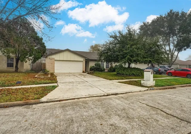 Photo 1 of Single family home for sale at 10118 Fernstone Ln, Houston, TX 77070 | MLS# 38127435 | Listing updated on 2026-08-04