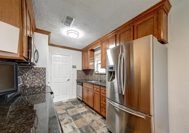 Photo 3 of Single family home for sale at 10118 Fernstone Ln, Houston, TX 77070 | MLS# 38127435 | Listing updated on 2026-08-04