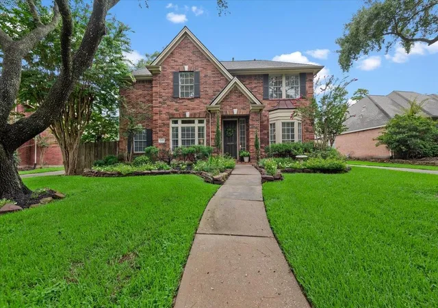 Photo 3 of Sale Pending at 20030 Forest Dr, Spring, TX 77388 | MLS# 83598812 | Listing updated on 2026-08-01