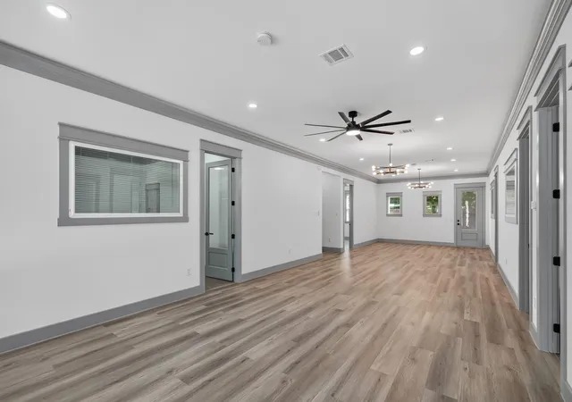 Photo 3 of Single family home for sale at 404 N Ave H, Humble, TX 77338 | MLS# 87105071 | Listing updated on 2026-08-25