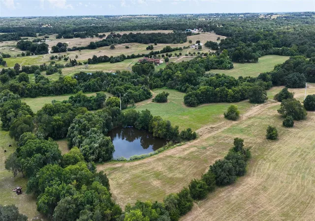 2nd image of 4410 Clay Creek Rd, Brenham, TX 77833 | MLS# 75896293