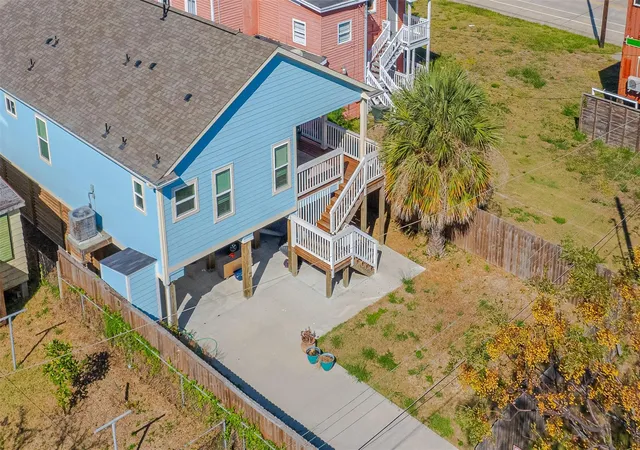 Photo 2 of Single family home for sale at 4309 K Ave, Galveston, TX 77550 | MLS# 57249550 | Listing updated on 2026-06-19