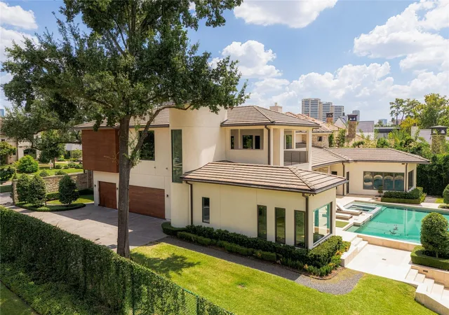 Photo 2 of Sale Pending at 309 Glenwood Dr, Houston, TX 77007 | MLS# 17871887 | Listing updated on 2026-09-04
