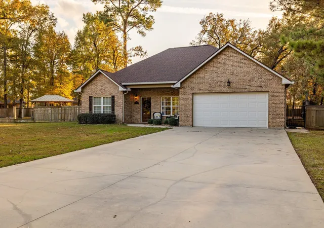 2nd image of 203 Lariat Ln, Livingston, TX 77351 | MLS# 69288418