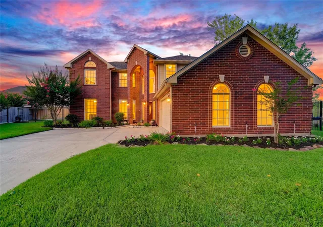 1st image of 3211 Hickory Grove Ln, Pearland, TX 77584 | MLS# 94019399