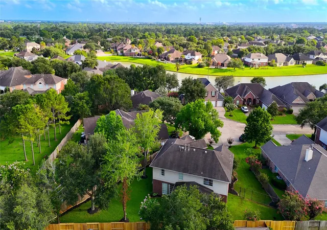 30th image of 3211 Hickory Grove Ln, Pearland, TX 77584 | MLS# 94019399