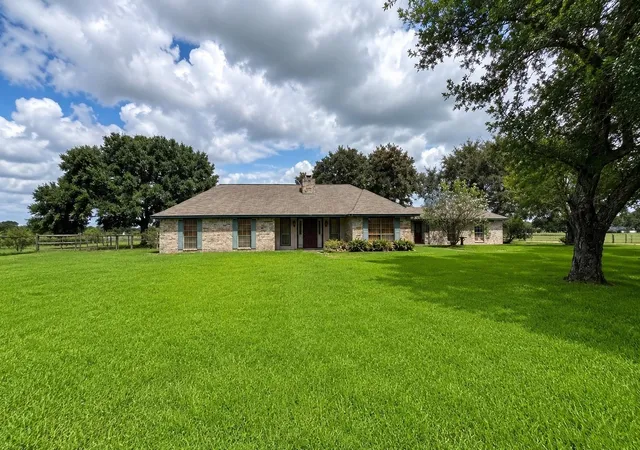 Photo 2 of Sale Pending at 8696 Moravian Dr, Sealy, TX 77474 | MLS# 38062656 | Listing updated on 2026-09-18