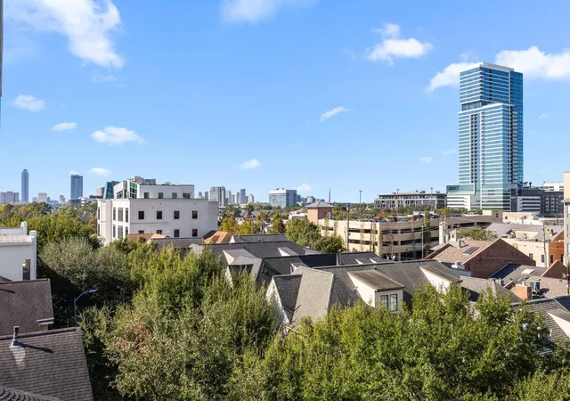 2nd image of 2323 W Main St, Houston, TX 77098