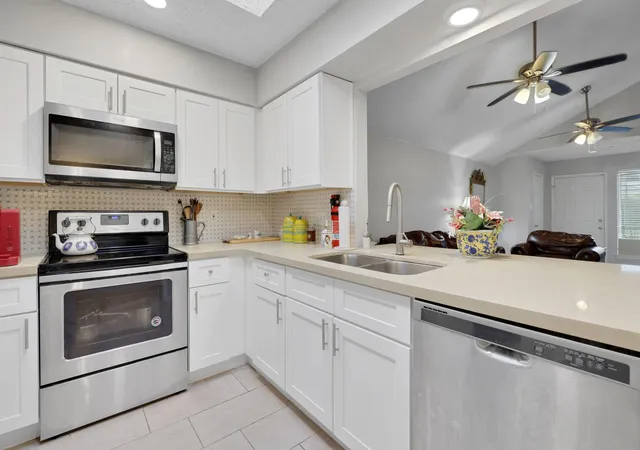 Photo 3 of Single family home for sale at 1912 Trixie Ln, Houston, TX 77042 | MLS# 86892559 | Listing updated on 2026-09-05
