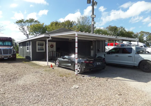 4th image of 9700 Mykawa Rd, Houston, TX 77048 | MLS# 84974943